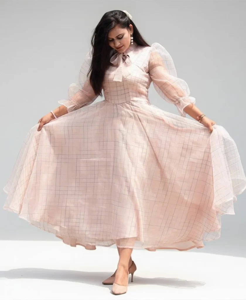 Classic checkered pattern with a sophisticated bow-tie dress